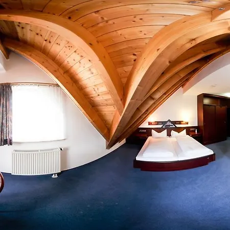 Hotel Waldhorn FDH